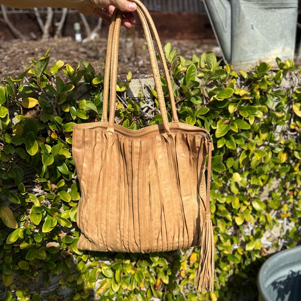 Vintage Tezari pleated leather handmade tote - Picture 2 of 7